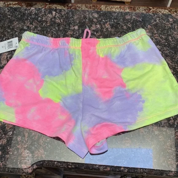 Printed Short NEW!​ - Picture 5 of 5